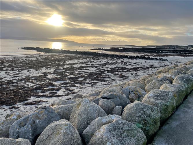 7 Rian Oisin, Salthill, Galway