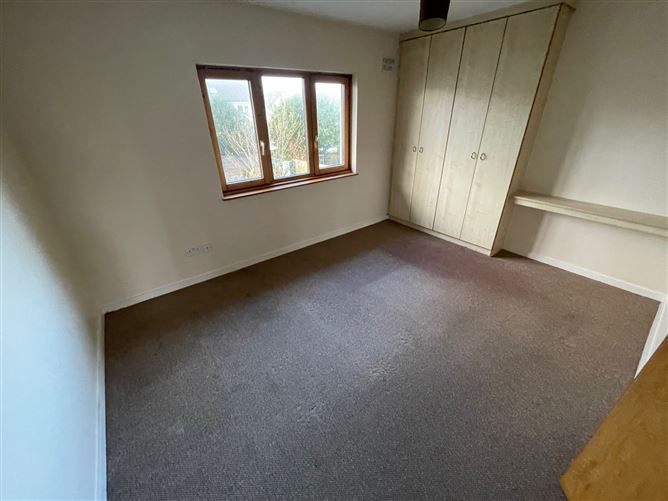 7 Rian Oisin, Salthill, Galway