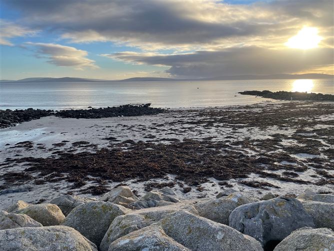 7 Rian Oisin, Salthill, Galway