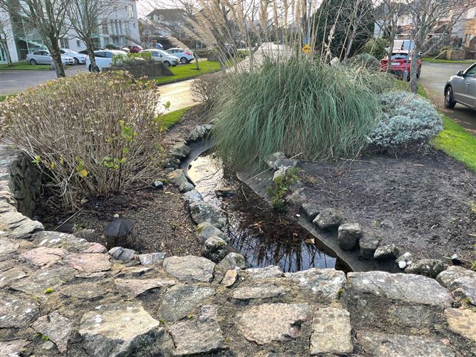 7 Rian Oisin, Salthill, Galway