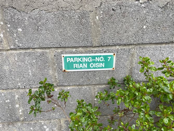 7 Rian Oisin, Salthill, Galway