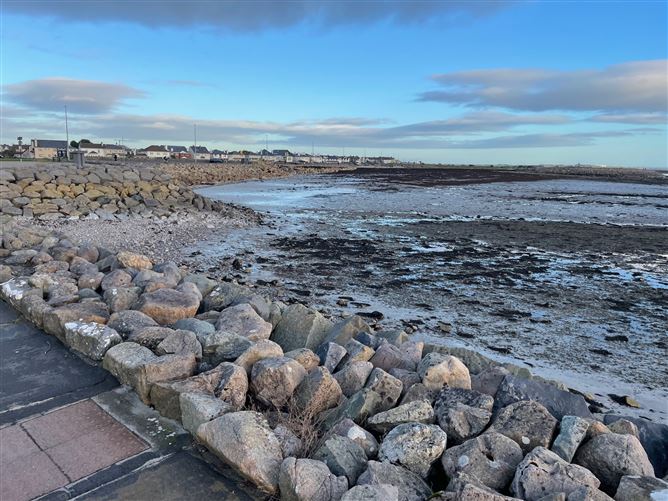 7 Rian Oisin, Salthill, Galway