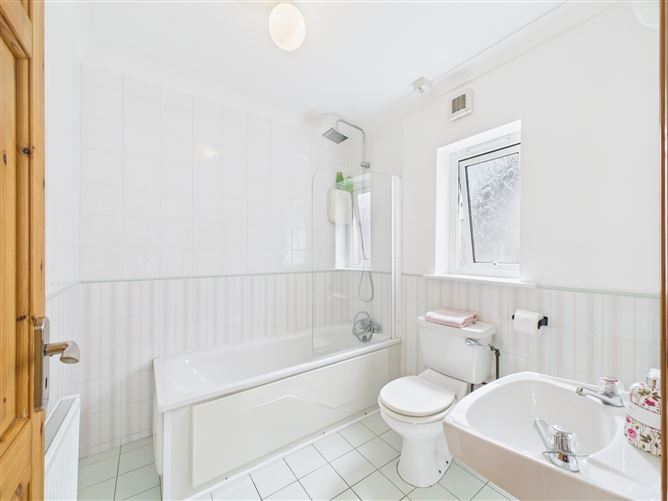 45 Aughanteeroe, Gort Road, Ennis, Co. Clare