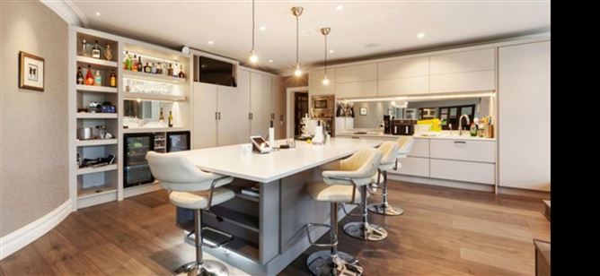 https://photos-a.propertyimages.ie/media/4/8/5/4925584/6adcf293-78b1-4f66-b527-68138a4f3927_l.jpg