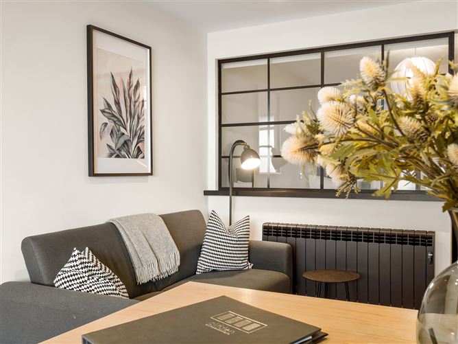 Town Centre Studio A Modern Haven in Clifden,H71 K378, Clifden, Galway