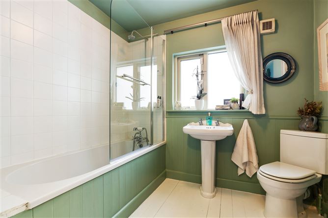 6 Albert Park, Glenageary, Co. Dublin
