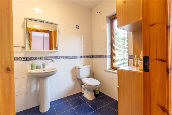 Mount Hillary Holiday Pods, Curraghrour West, Banteer, Cork