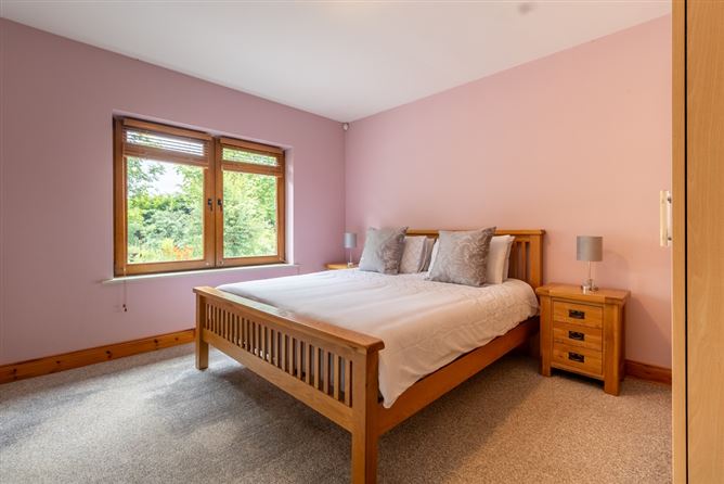 Mount Hillary Holiday Pods, Curraghrour West, Banteer, Cork