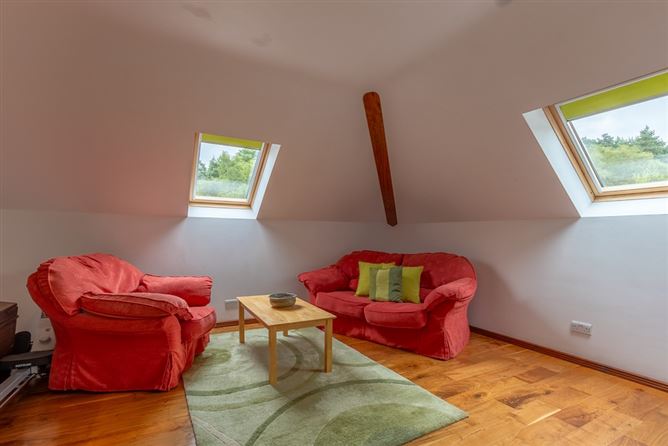 Mount Hillary Holiday Pods, Curraghrour West, Banteer, Cork