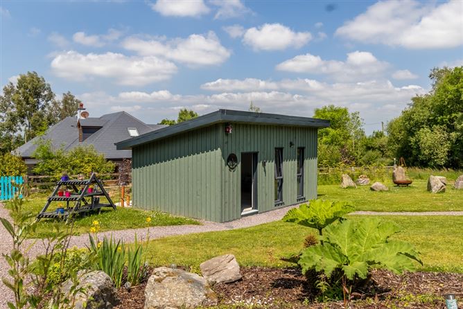 Mount Hillary Holiday Pods, Curraghrour West, Banteer, Cork