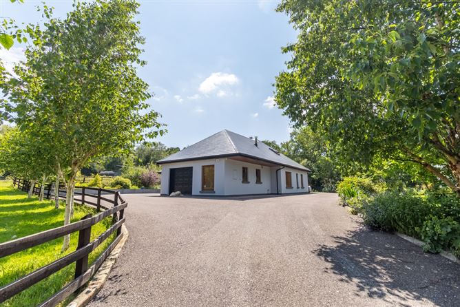Mount Hillary Holiday Pods, Curraghrour West, Banteer, Cork