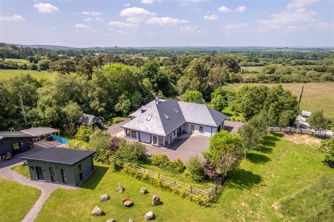 Mount Hillary Holiday Pods, Curraghrour West, Banteer, Cork