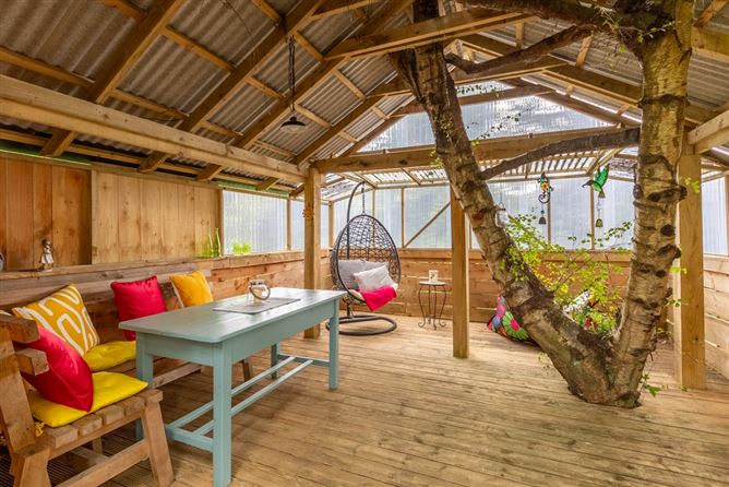 Mount Hillary Holiday Pods, Curraghrour West, Banteer, Cork