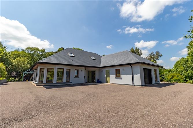 Mount Hillary Holiday Pods, Curraghrour West, Banteer, Cork