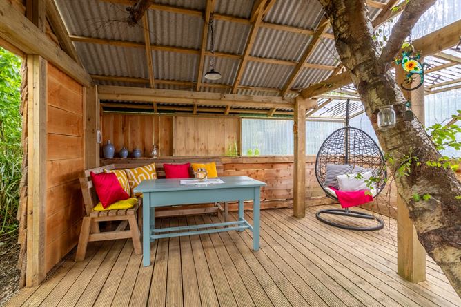 Mount Hillary Holiday Pods, Curraghrour West, Banteer, Cork