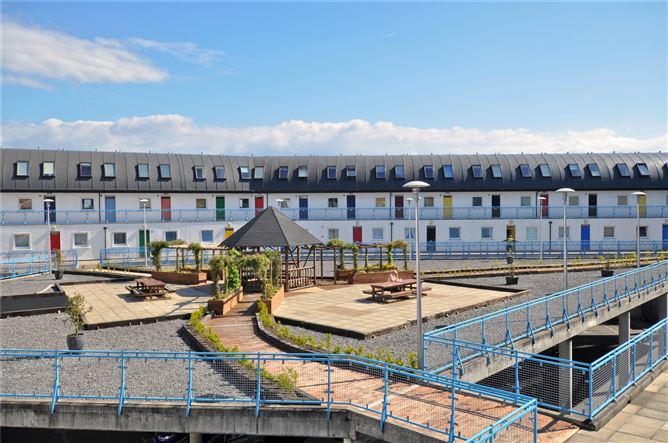 62 Ce na Mara, The Docks, Galway City Centre
