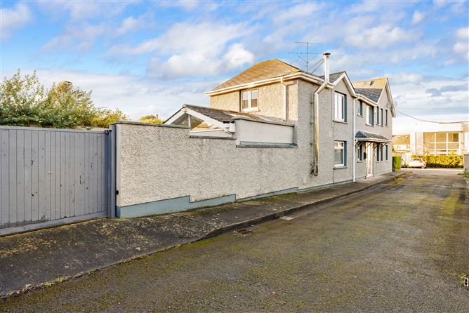 The Townhouse, 3 Taney Park, Dundrum, Dublin 14