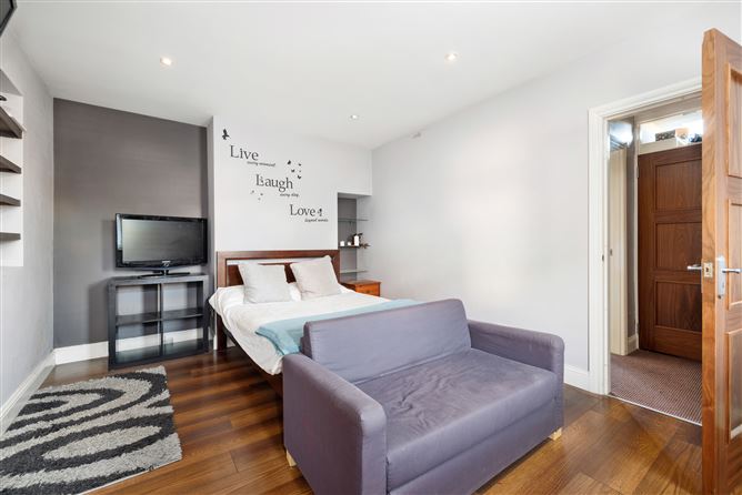The Townhouse, 3 Taney Park, Dundrum, Dublin 14