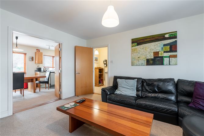 7 Hunters Avenue, Hunterswood, Ballycullen, Dublin 24