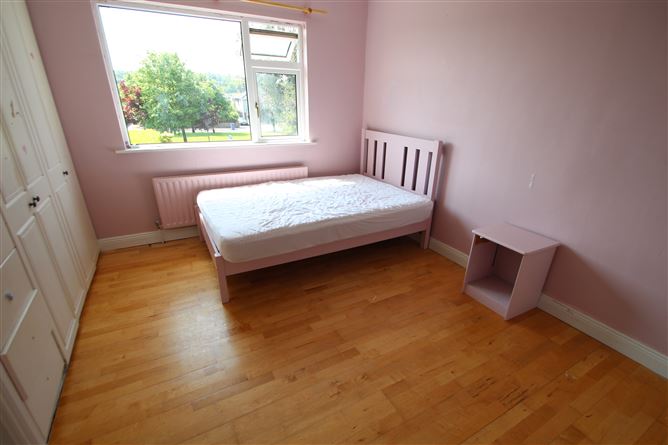 27 Ard na Ri, Carrigaline, Cork