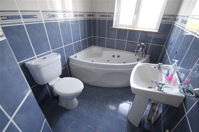 27 Ard na Ri, Carrigaline, Cork