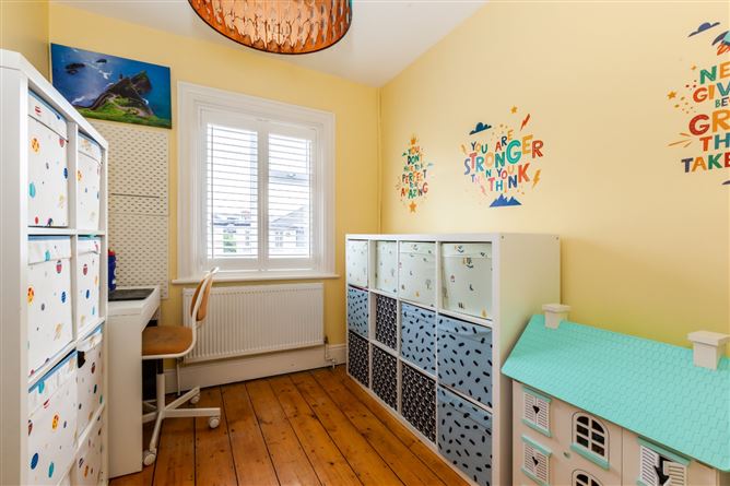 121 Iveragh Road, Whitehall