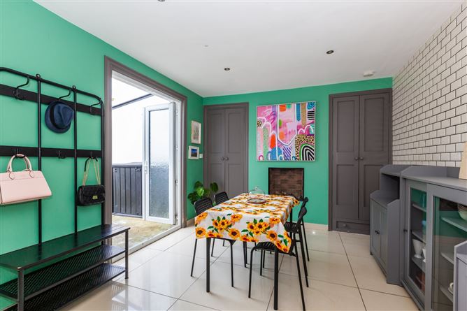 121 Iveragh Road, Whitehall