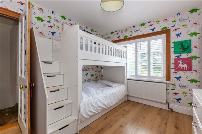 121 Iveragh Road, Whitehall