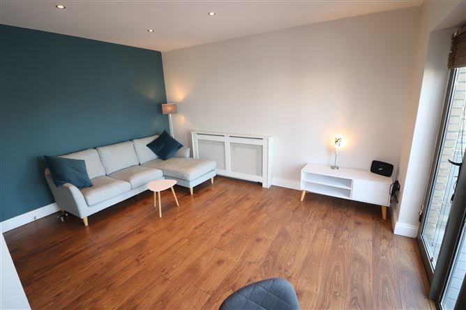 Apt 17 Crescent Court, St Nessan's Rd , Dooradoyle, Limerick