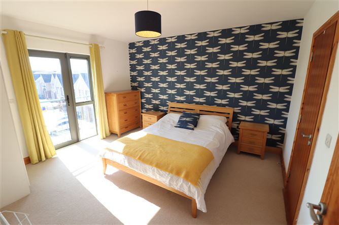 Apt 17 Crescent Court, St Nessan's Rd , Dooradoyle, Limerick