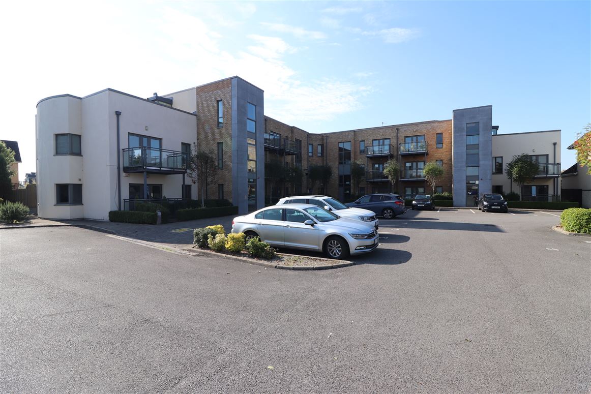 Apt 17 Crescent Court, St Nessan's Rd , Dooradoyle, Limerick