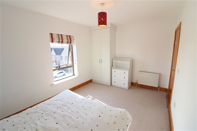 Apt 17 Crescent Court, St Nessan's Rd , Dooradoyle, Limerick