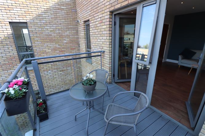 Apt 17 Crescent Court, St Nessan's Rd , Dooradoyle, Limerick