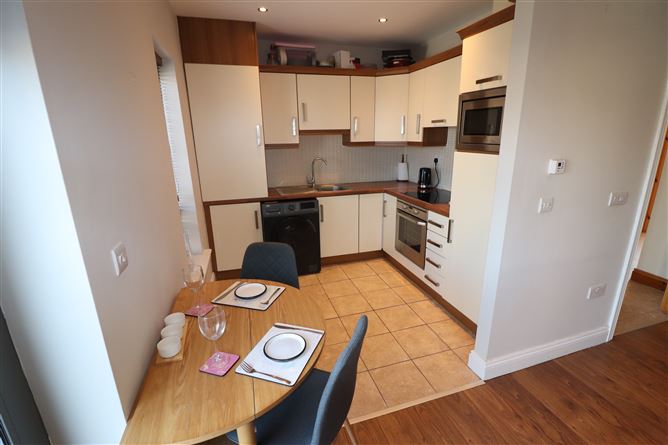 Apt 17 Crescent Court, St Nessan's Rd , Dooradoyle, Limerick