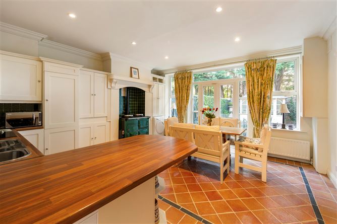 12 Simmons Court, Simmonscourt Road, Ballsbridge, Dublin 4