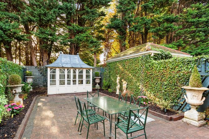 12 Simmons Court, Simmonscourt Road, Ballsbridge, Dublin 4