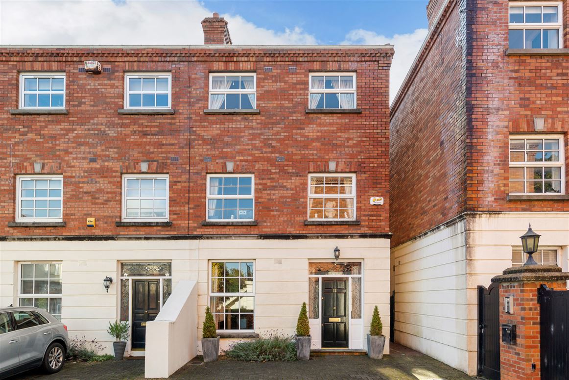 12 Simmons Court, Simmonscourt Road, Ballsbridge, Dublin 4