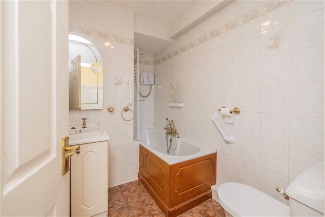 https://photos-a.propertyimages.ie/media/4/8/8/4923884/acaa4907-b284-48b8-8131-d52a6b369fbf_l.jpg