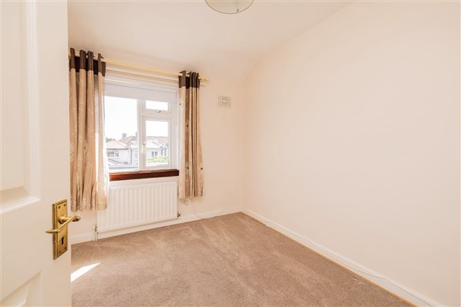 https://photos-a.propertyimages.ie/media/4/8/8/4923884/acaa4907-b284-48b8-8131-d52a6b369fbf_l.jpg