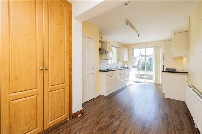https://photos-a.propertyimages.ie/media/4/8/8/4923884/acaa4907-b284-48b8-8131-d52a6b369fbf_l.jpg