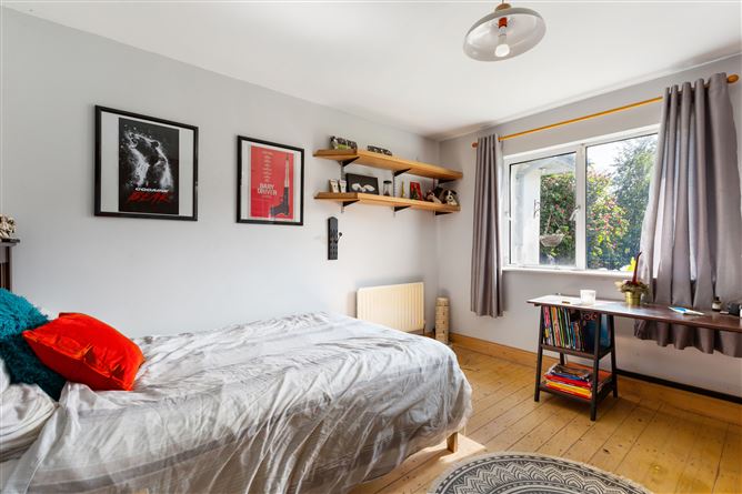 https://photos-a.propertyimages.ie/media/4/8/8/4930884/6e8374bc-d89c-49ea-a35f-7840e0968c2b_l.jpg
