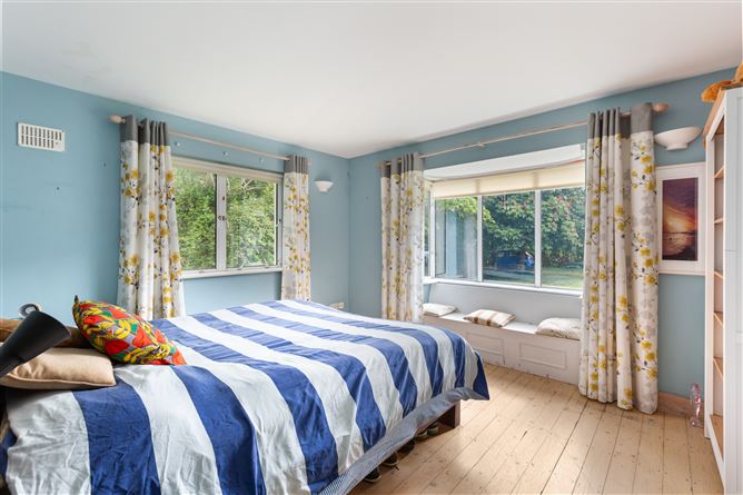 https://photos-a.propertyimages.ie/media/4/8/8/4930884/6e8374bc-d89c-49ea-a35f-7840e0968c2b_l.jpg