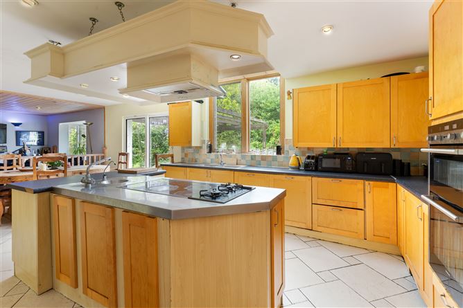 https://photos-a.propertyimages.ie/media/4/8/8/4930884/6e8374bc-d89c-49ea-a35f-7840e0968c2b_l.jpg