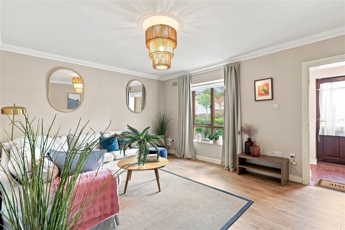 29 The Crescent, Larch Hill, Santry, Dublin 17