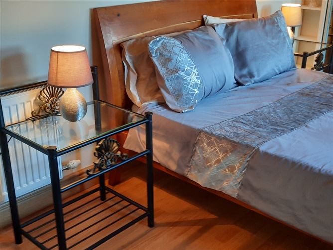 Warm Greeting Awaits You - ADULTS O, Dublin