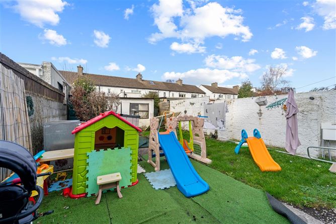 8 Baggot Road, Navan Road, Dublin 7