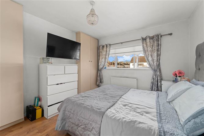 8 Baggot Road, Navan Road, Dublin 7