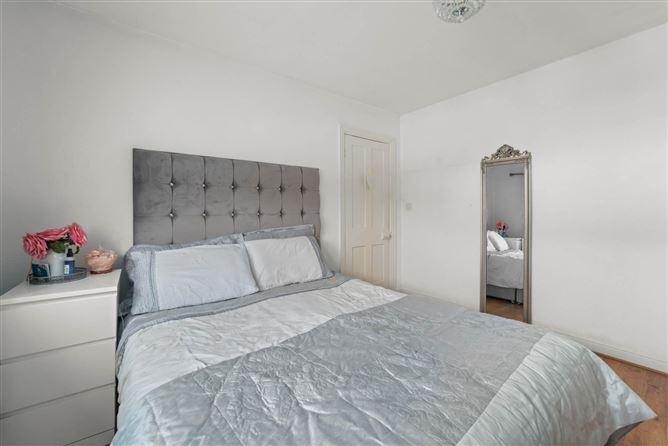 8 Baggot Road, Navan Road, Dublin 7