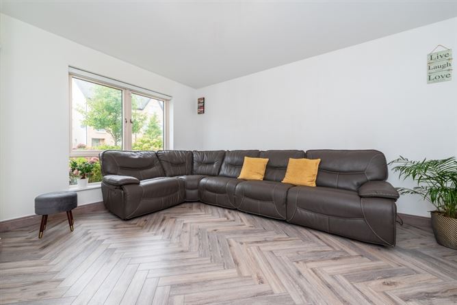 8 Oak Park Avenue, Oak Park Naas, Co. Kildare W91 HFF8, Naas, Kildare