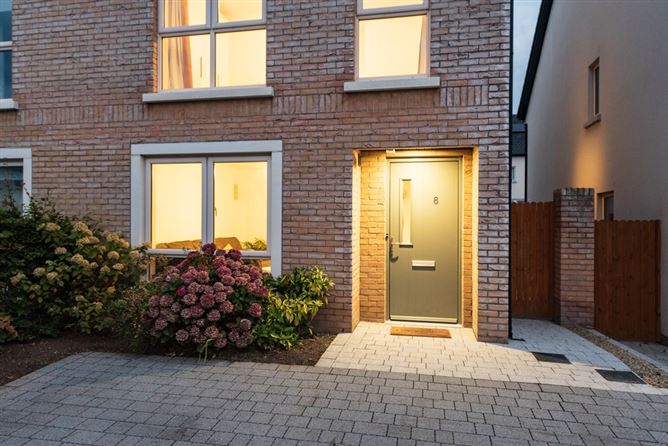 8 Oak Park Avenue, Oak Park Naas, Co. Kildare W91 HFF8, Naas, Kildare